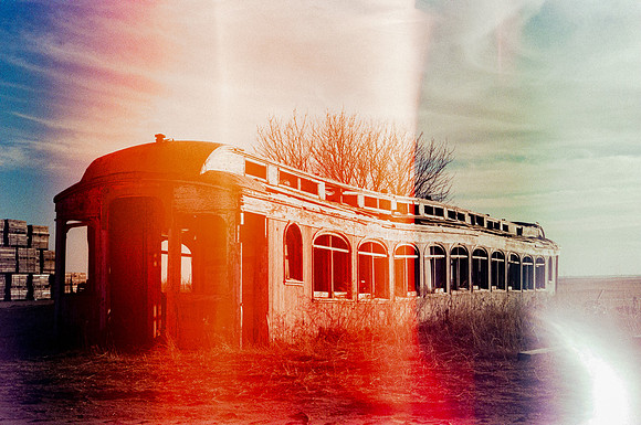 WOODEN RAIL CAR LL