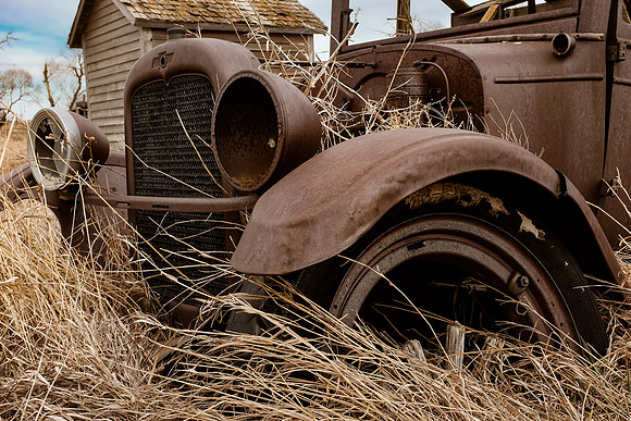 ABANDONED BOW TIE